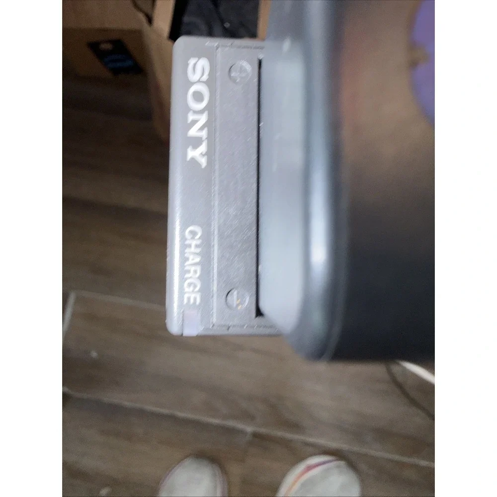 Sony BC-TRM Portable Battery Charger M Series NP-FM30 NP-FM50 NP-QM91 NP-FM90